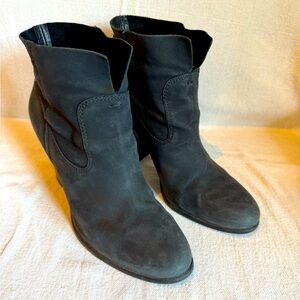 Black booty by Vince Camuto